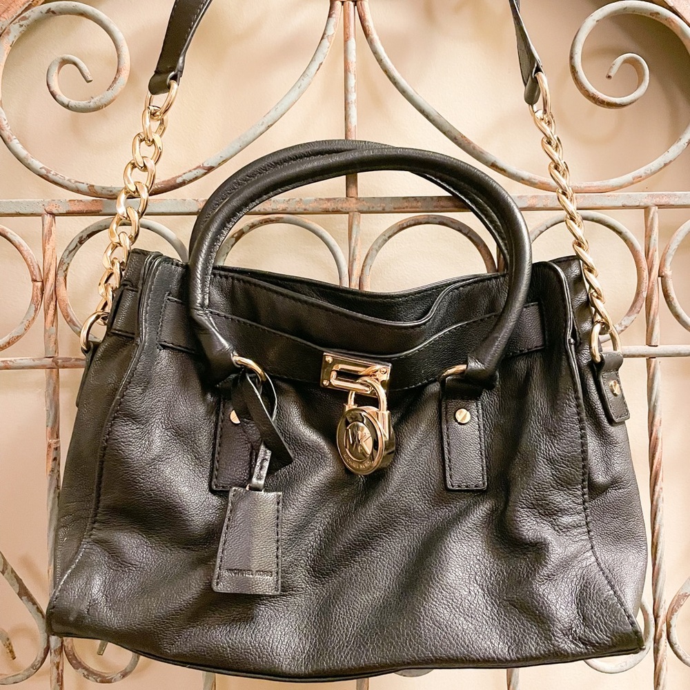 Michale Kors Leather Locket Bag